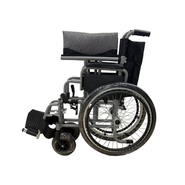 05 Silla de ruedas manual de acero al carbono con respaldo plegable y reposapiés ajustables