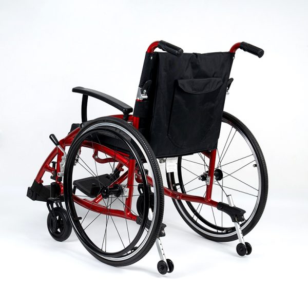 06 Silla de ruedas manual plegable de aluminio con ruedas de liberación rápida