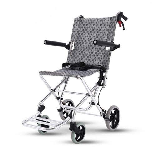 Silla de ruedas manual ligera de aluminio con reposabrazos abatibles y frenos dobles